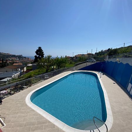Residence Hotel Edy Imperia Eksteriør bilde