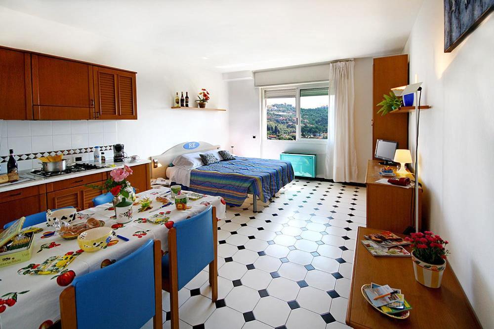 Residence Hotel Edy Imperia Eksteriør bilde