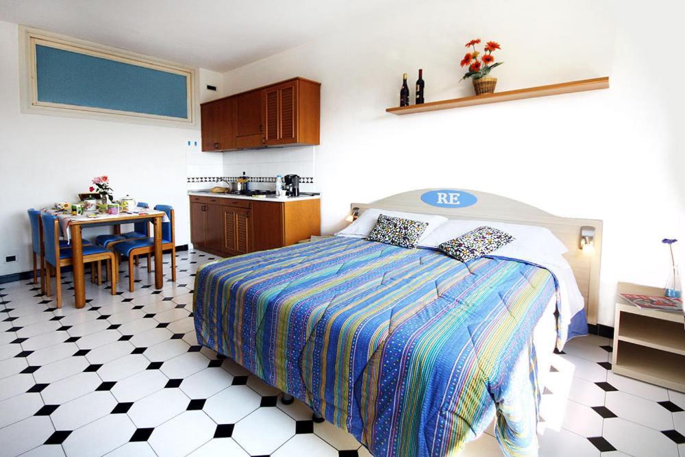Residence Hotel Edy Imperia Eksteriør bilde